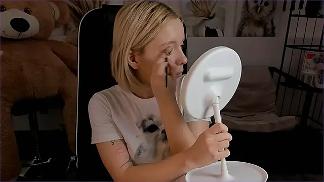 AuroraWrenfield online show from 01-12-26, 10:11