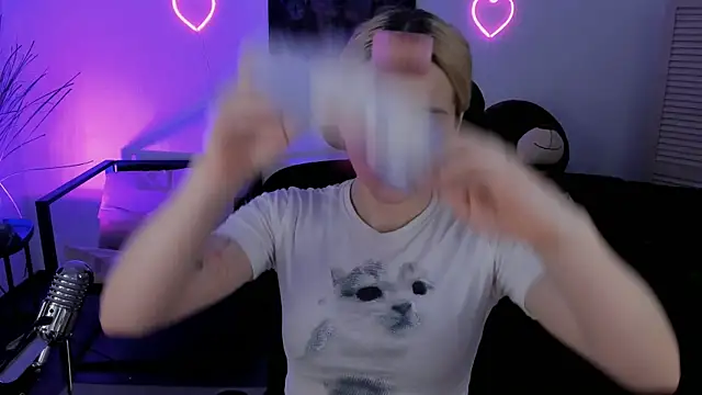 AuroraWrenfield online show from 04-13-26, 04:16