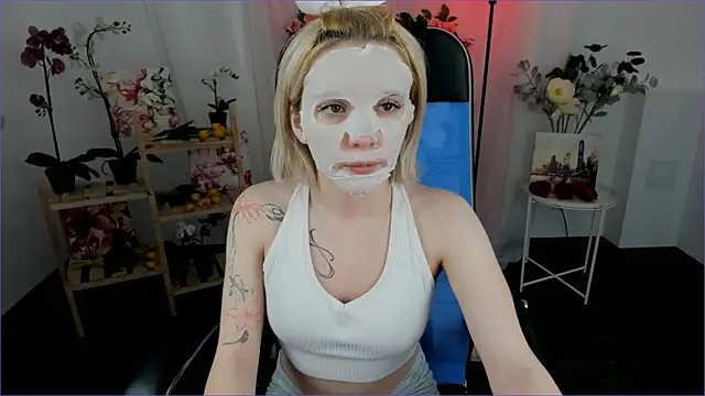 AuroraWrenfield online show from 01-07-26, 12:48