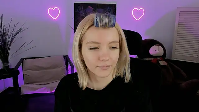 AuroraWrenfield online show from 03-11-26, 04:17