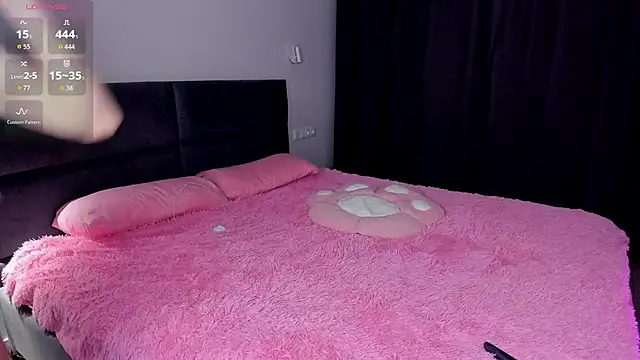 Snapshot of daddy_digger chatting on 02-18-26, 01:36 daddy digger online show from 02-18-26, 01:36