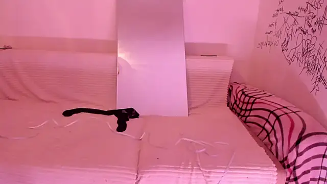 Lil Foxy9 online show from 05-14-26, 06:49