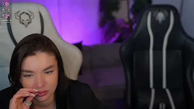 Snapshot of Goldie_Flame chatting on 11-17-25, 07:51 Goldie Flame online show from 11-17-25, 07:51