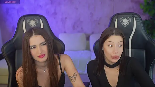 Snapshot of Goldie_Flame chatting on 10-15-25, 11:13 Goldie Flame online show from 10-15-25, 11:13