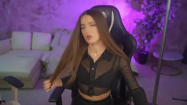 Snapshot of Goldie_Flame chatting on 11-16-25, 07:51 Goldie Flame online show from 11-16-25, 07:51