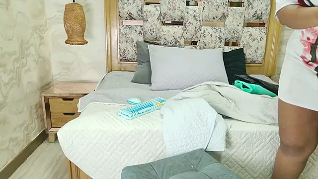 ZOLEY WATSON online show from 11-23-25, 03:05