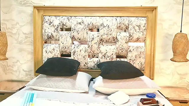 ZOLEY WATSON online show from 02-17-26, 02:53