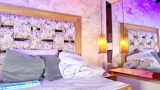 ZOLEY WATSON online show from 11-13-25, 03:10