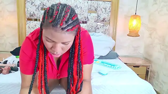 ZOLEY WATSON online show from 11-25-25, 03:07