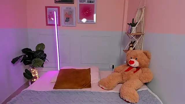 Camila Rivers online show from 12-05-25, 04:22