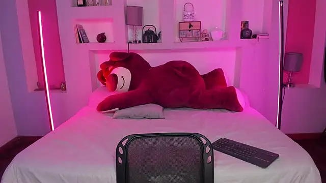 Camila Rivers online show from 04-15-26, 12:42