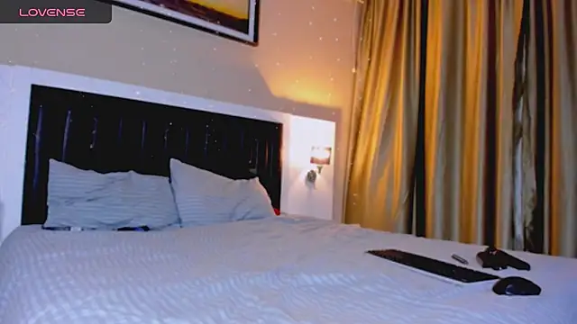 marrenaa online show from 12-18-25, 06:29