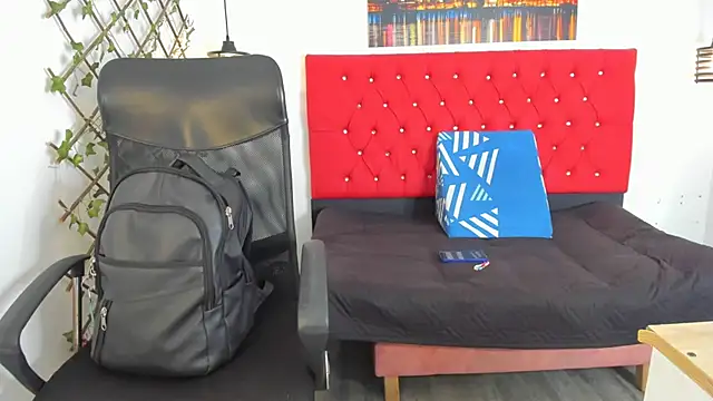 carolinacrus01 online show from 10-08-25, 01:12