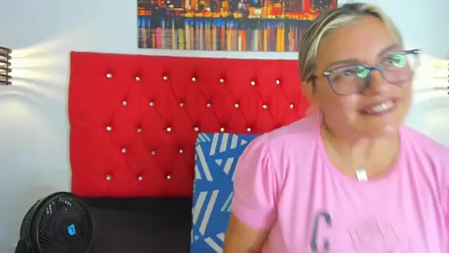 carolinacrus01 online show from 10-20-25, 02:06