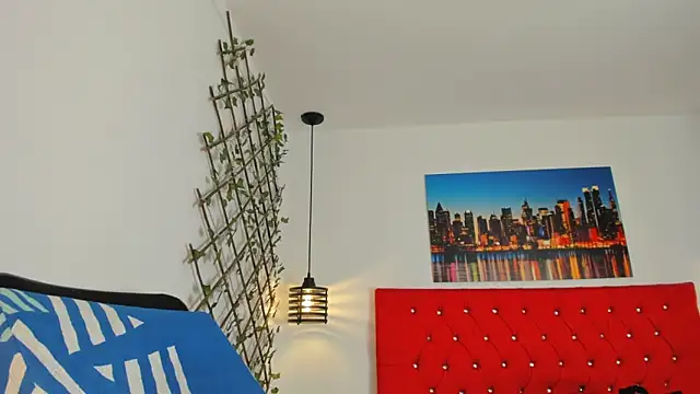 carolinacrus01 online show from 10-05-25, 04:31