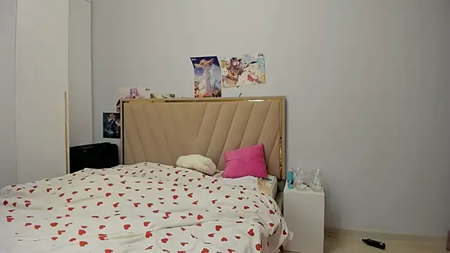 Snapshot of miko_moonn chatting on 10-19-25, 03:53 miko moonn online show from 10-19-25, 03:53