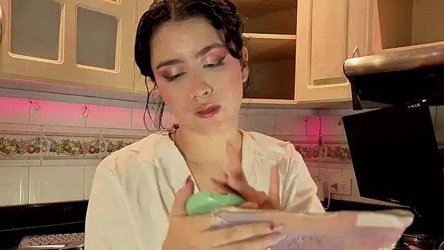 LiLLiAnderson online show from 12-18-25, 11:47