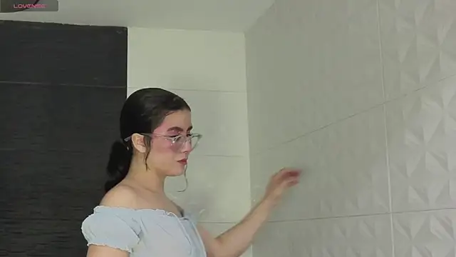 LiLLiAnderson online show from 03-06-26, 11:49