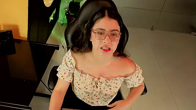 LiLLiAnderson online show from 09-21-25, 12:10