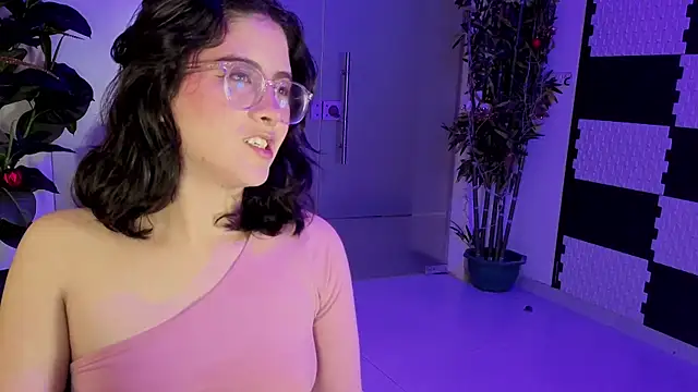 LiLLiAnderson online show from 12-20-25, 11:46