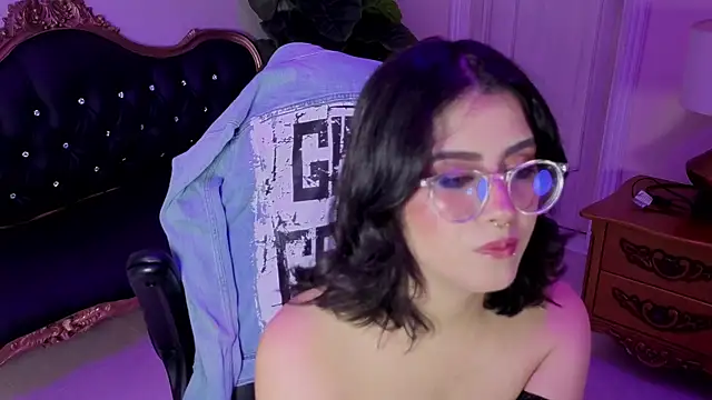 LiLLiAnderson online show from 11-20-25, 11:55