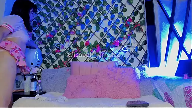 isabel jaames online show from 06-14-26, 04:08