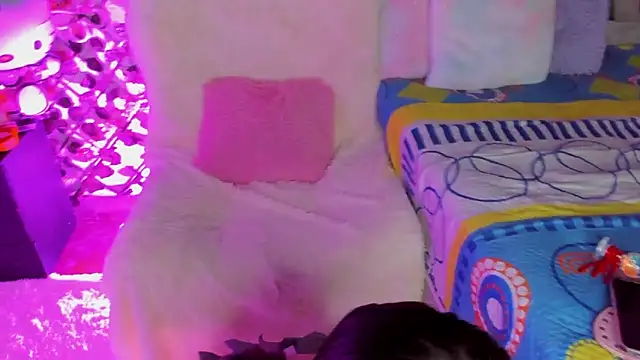 Snapshot of isabel_jaames chatting on 02-15-26, 11:36 isabel jaames online show from 02-15-26, 11:36