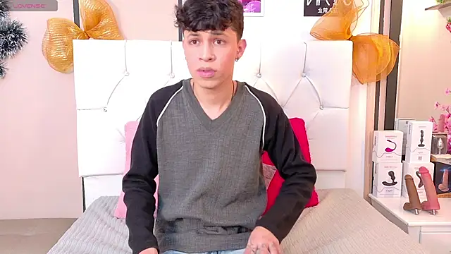 Axel  Evans online show from 12-15-25, 01:06