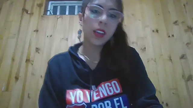 Snapshot of Roselingalvis13 chatting on 09-22-25, 02:06 Roselingalvis13 online show from 09-22-25, 02:06