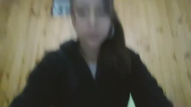 Snapshot of Roselingalvis13 chatting on 09-28-25, 02:18 Roselingalvis13 online show from 09-28-25, 02:18