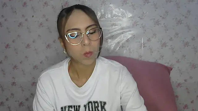 Roselingalvis13 online show from 06-06-26, 02:06
