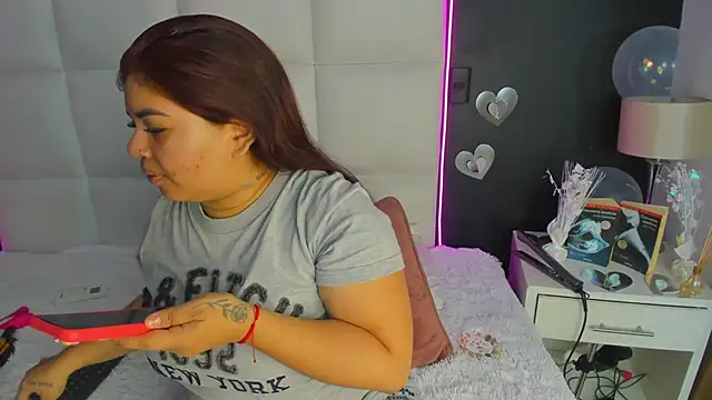 Gigi duran online show from 05-06-26, 01:15