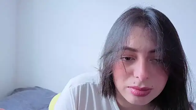 Snapshot of MiaKimky chatting on 10-22-25, 04:50 MiaKimky online show from 10-22-25, 04:50
