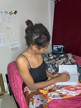 Snapshot of Soniala chatting on 11-23-25, 03:38 Soniala online show from 11-23-25, 03:38