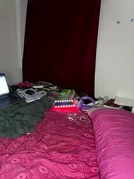 Snapshot of Soniala chatting on 01-09-26, 01:01 Soniala online show from 01-09-26, 01:01