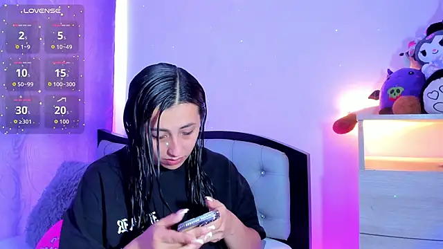 Snapshot of my_aleja_ chatting on 03-10-26, 12:31 my aleja online show from 03-10-26, 12:31