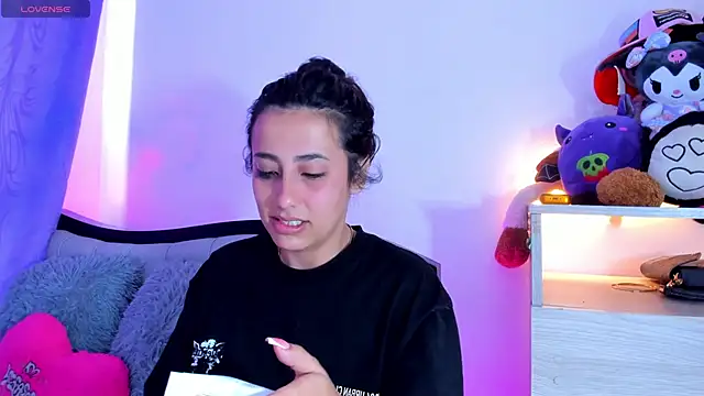 Snapshot of my_aleja_ chatting on 03-29-26, 11:23 my aleja online show from 03-29-26, 11:23