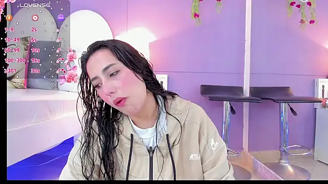 my aleja  online show from 11-04-25, 01:59