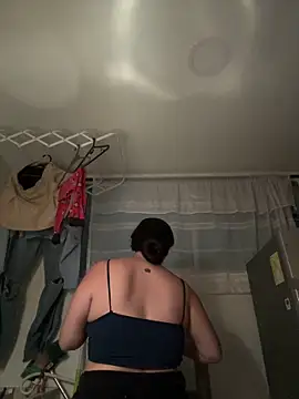 Snapshot of my_aleja_ chatting on 02-16-26, 02:54 my aleja online show from 02-16-26, 02:54