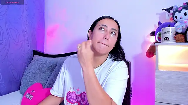 Snapshot of my_aleja_ chatting on 03-20-26, 10:38 my aleja online show from 03-20-26, 10:38