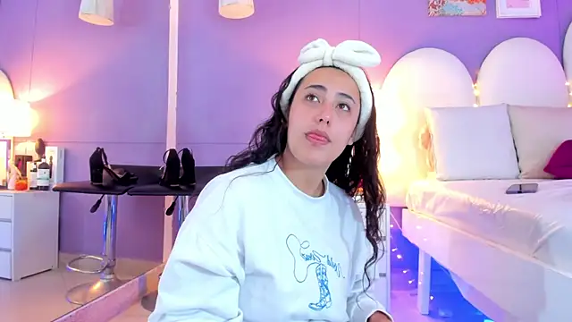 Snapshot of my_aleja_ chatting on 01-16-26, 01:37 my aleja online show from 01-16-26, 01:37