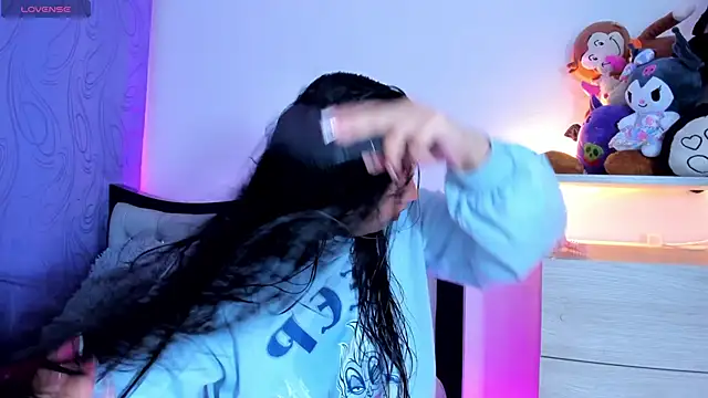 Snapshot of my_aleja_ chatting on 04-06-26, 10:38 my aleja online show from 04-06-26, 10:38