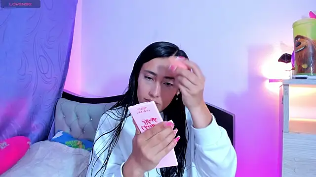 Snapshot of my_aleja_ chatting on 04-05-26, 01:12 my aleja online show from 04-05-26, 01:12