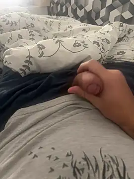 Snapshot of FrequentFew chatting on 02-06-26, 03:30 FrequentFew online show from 02-06-26, 03:30