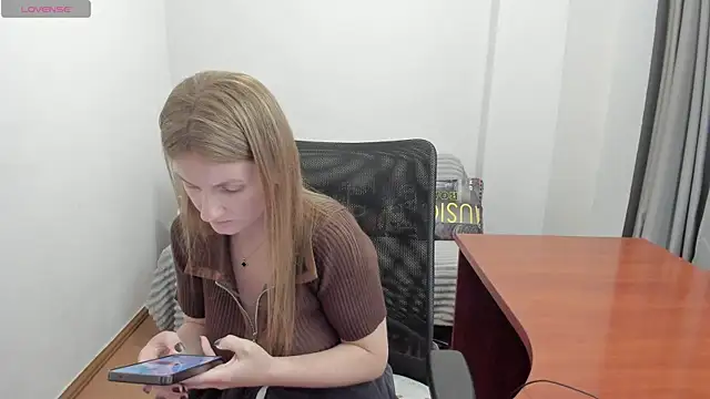 Snapshot of Alisha_Skyes chatting on 07-09-26, 06:03 Alisha Skyes online show from 07-09-26, 06:03