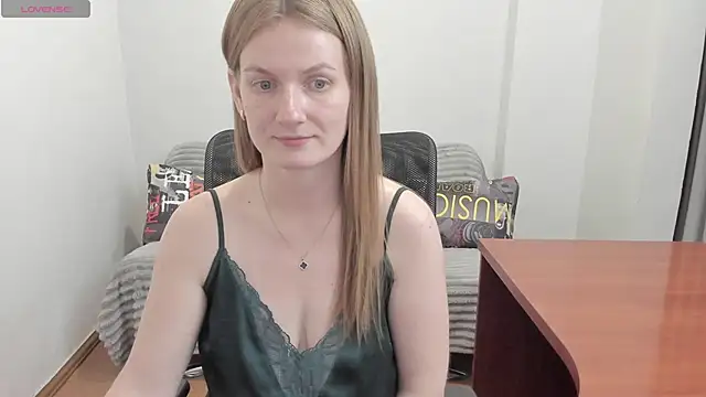 Snapshot of Alisha_Skyes chatting on 06-14-26, 03:13 Alisha Skyes online show from 06-14-26, 03:13