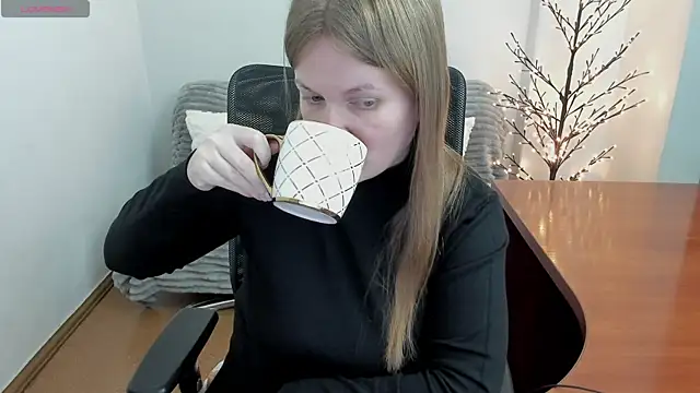 Alisha Skyes online show from 12-18-25, 04:33