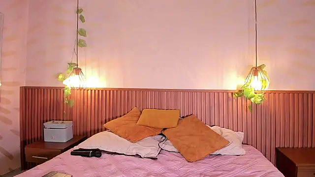 daphne courtis online show from 04-11-26, 07:45