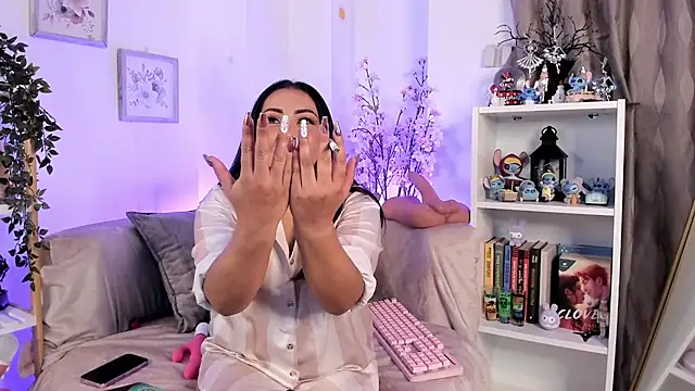 sweett-mary online show from 12-17-25, 02:05