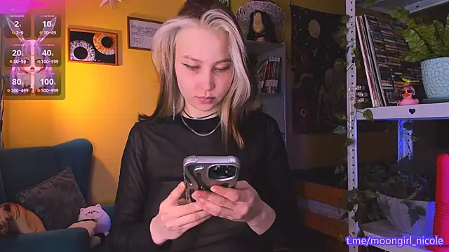 Nicole matt online show from 11-23-25, 08:19